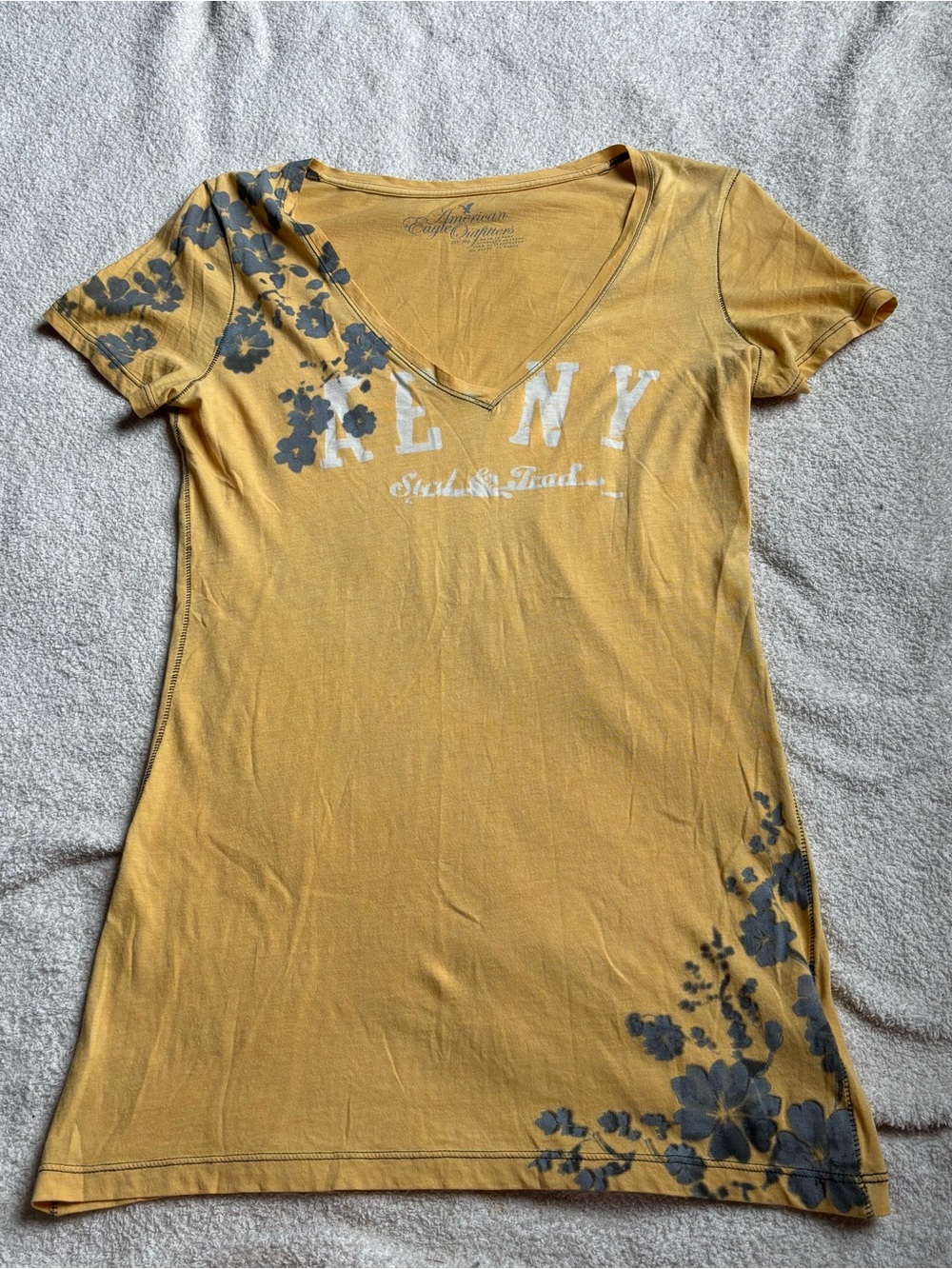 American Eagle Y2K vintage t shirt size medium women’s